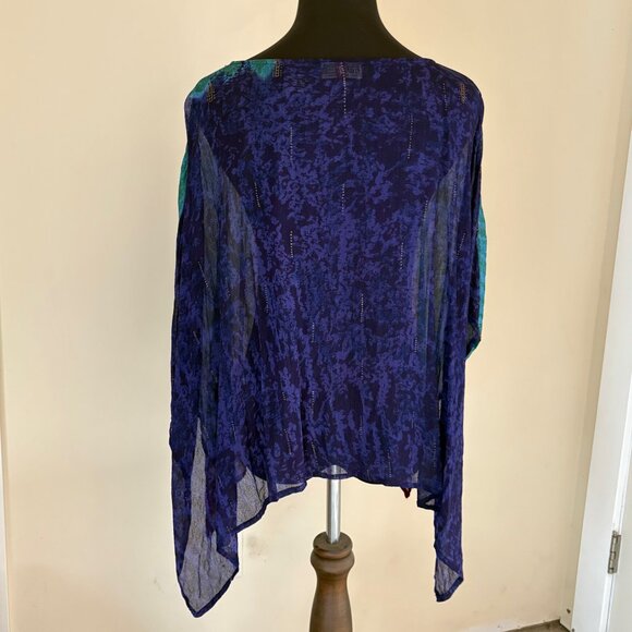 The Pyramid Collection Asymmetrical Crinkle Multicolor Textured Tunic One Size - Picture 5 of 12